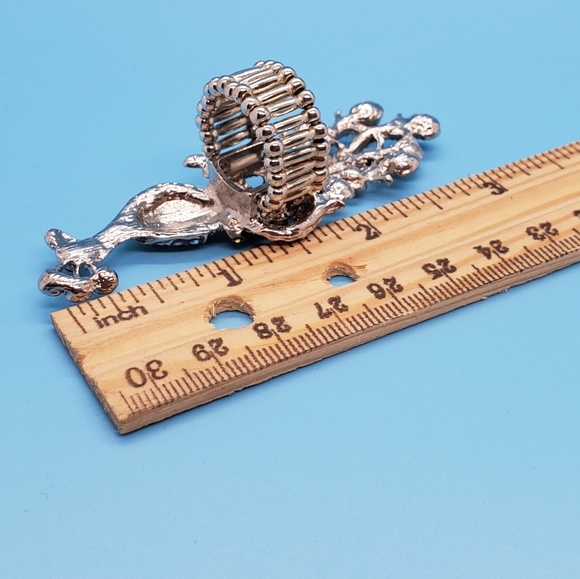 Peacock multicolor rhinestone encusted silvertone stretchy cocktail ring - Picture 5 of 6